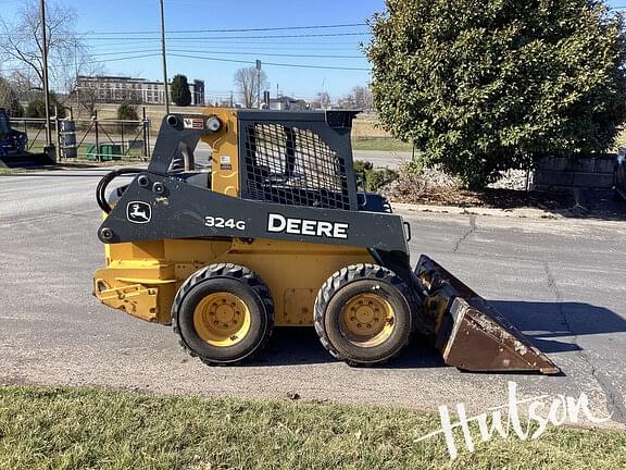 Image of John Deere 324G equipment image 4