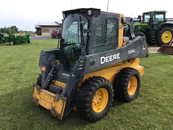 Image of John Deere 324G equipment image 4