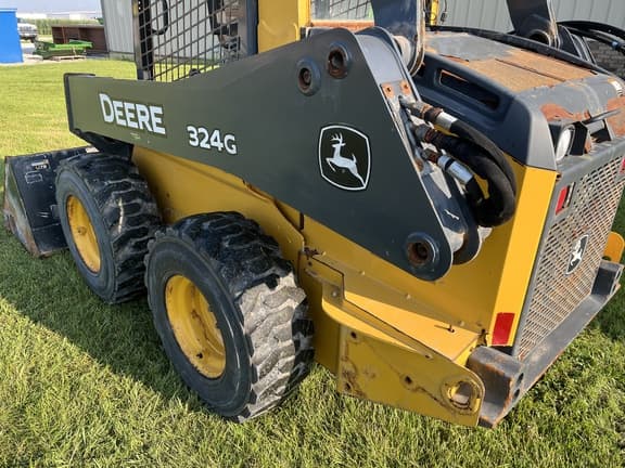 Image of John Deere 324G equipment image 4