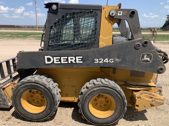 Image of John Deere 324G equipment image 2