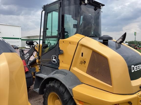 Image of John Deere 324L equipment image 3