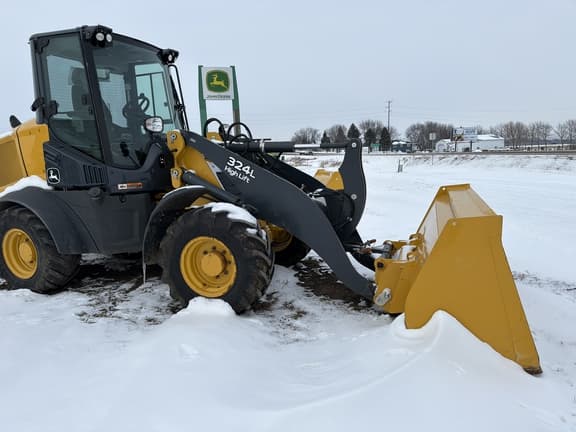 Image of John Deere 324L equipment image 1