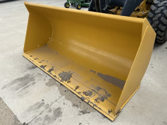 Image of John Deere 324L equipment image 2