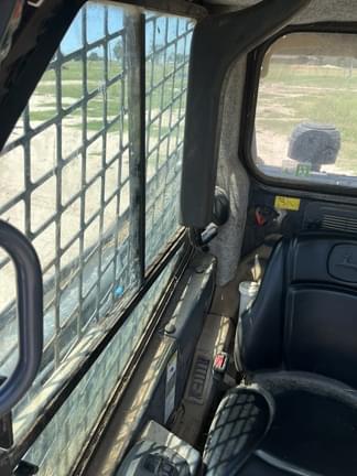 Image of John Deere 325G equipment image 3