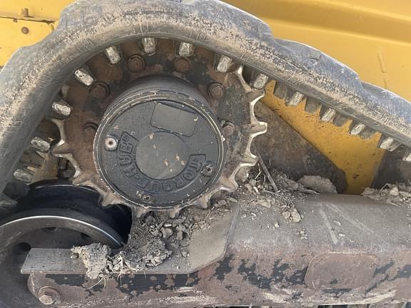 Image of John Deere 325G equipment image 3