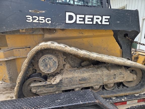 Image of John Deere 325G equipment image 4