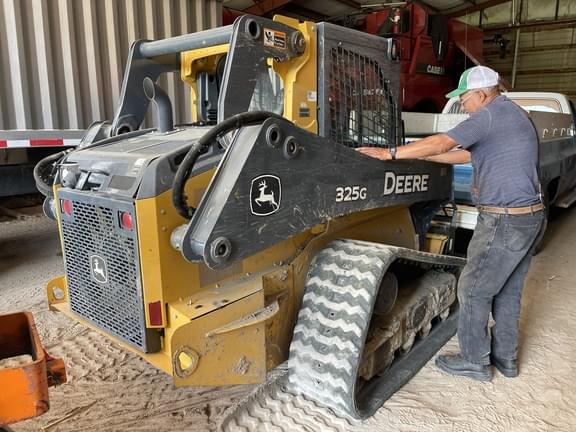 Image of John Deere 325G equipment image 3