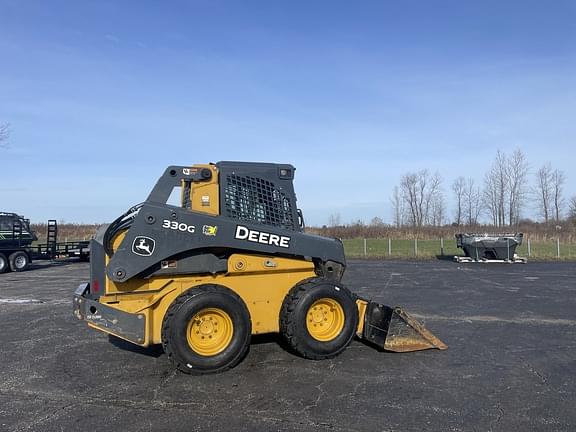 Image of John Deere 330G equipment image 2