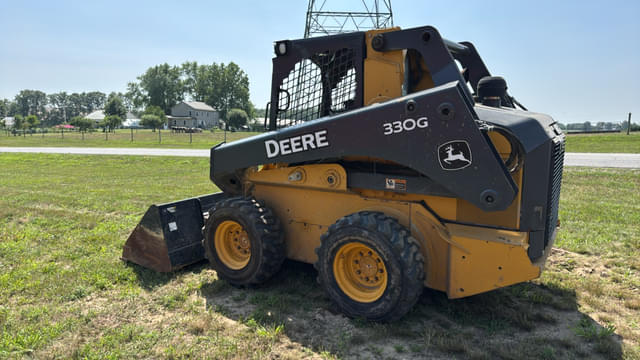 Image of John Deere 330G equipment image 2