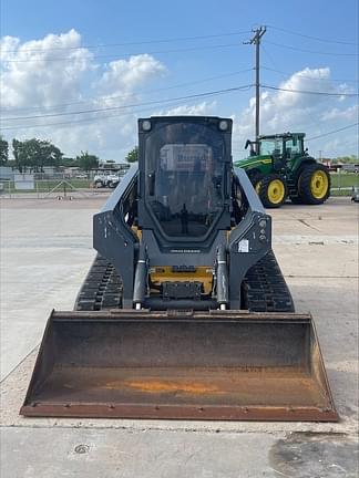 Image of John Deere 331G equipment image 1