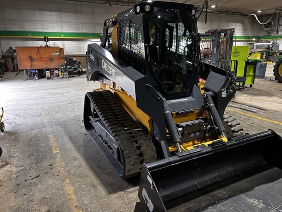 Image of John Deere 331G equipment image 2