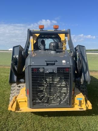 Image of John Deere 331G equipment image 3