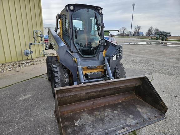 Image of John Deere 332G equipment image 3