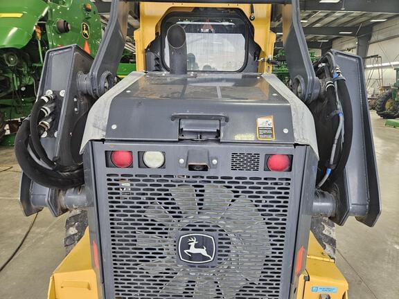 Image of John Deere 332G equipment image 4