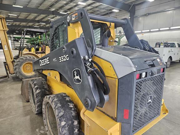 Image of John Deere 332G equipment image 2