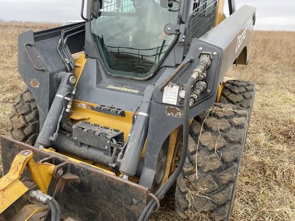 Image of John Deere 332G equipment image 3