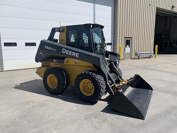 2019 John Deere 332G Equipment Image0