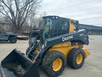 Main image John Deere 332G