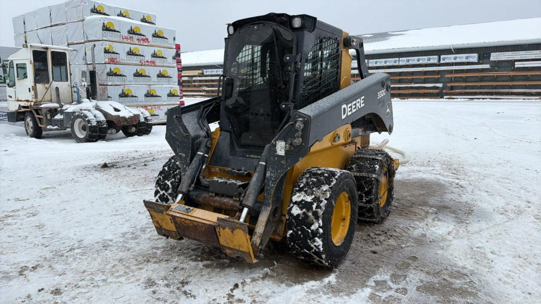 2019 John Deere 332G Equipment Image0