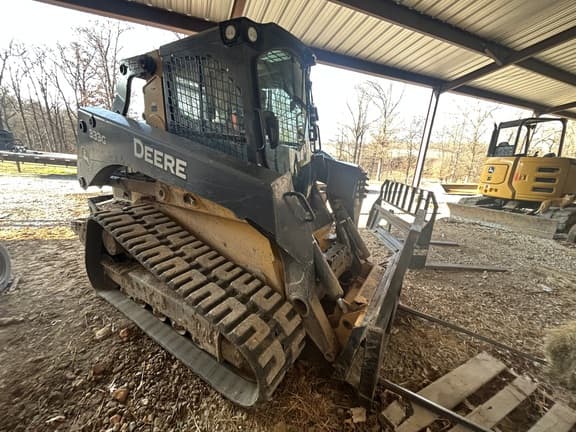 Image of John Deere 333G equipment image 2