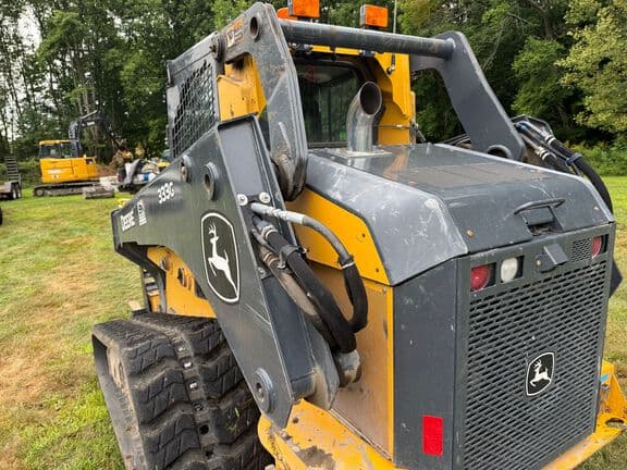 Image of John Deere 333G equipment image 3