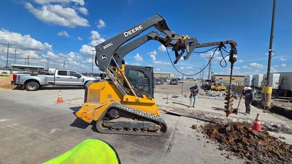 2019 John Deere 333G Equipment Image0