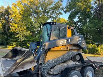 Main image John Deere 333G