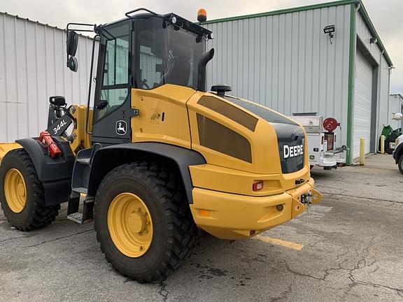 Image of John Deere 344L equipment image 1