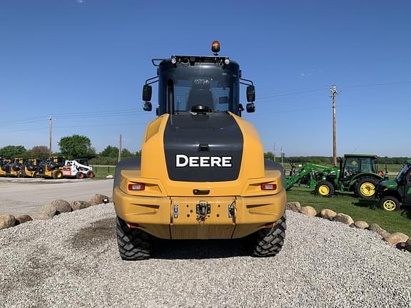 Image of John Deere 344L equipment image 4