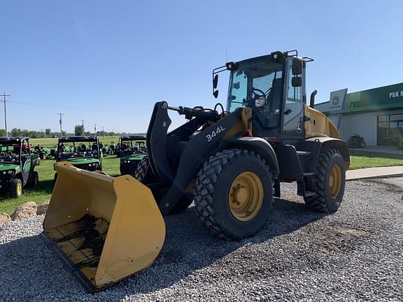 Image of John Deere 344L equipment image 1