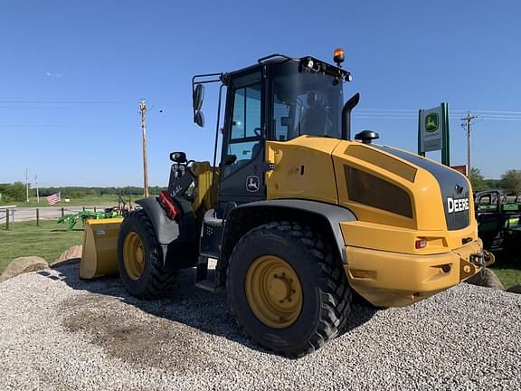 Image of John Deere 344L equipment image 3