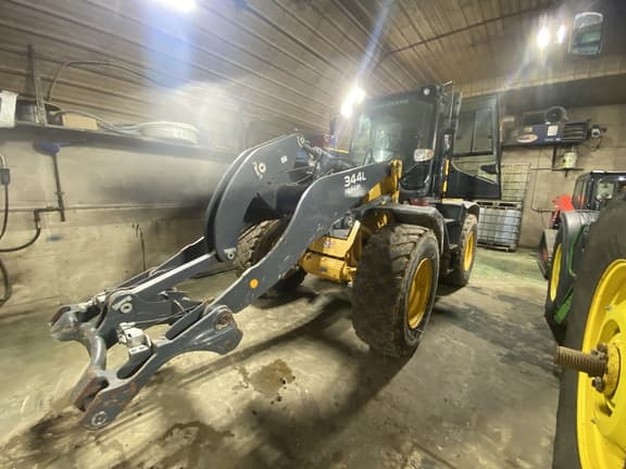 Image of John Deere 344L equipment image 1