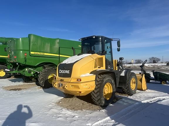 Image of John Deere 344L equipment image 1