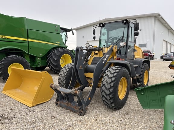 2018 John Deere 344L Equipment Image0