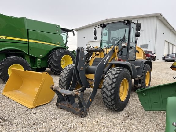 2019 John Deere 344L Equipment Image0