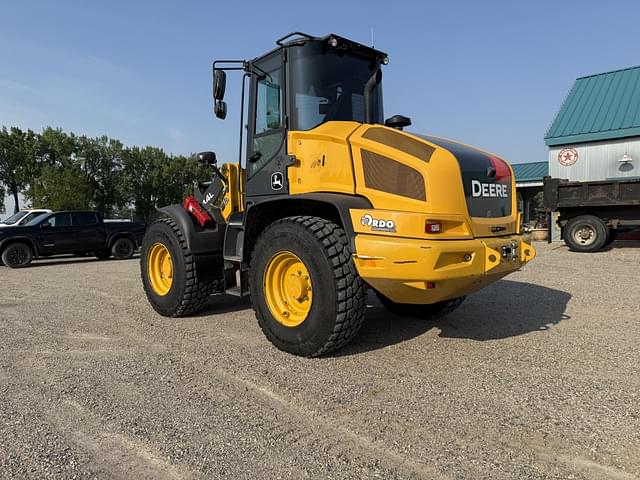 Image of John Deere 344L equipment image 2