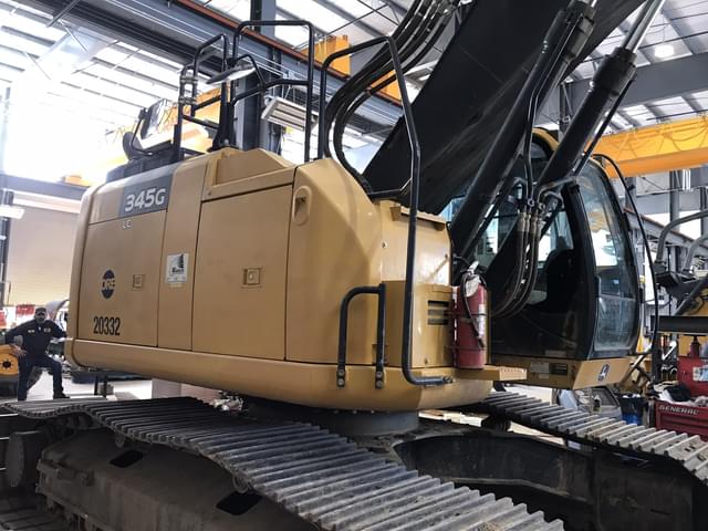 Image of John Deere 345G LC equipment image 4