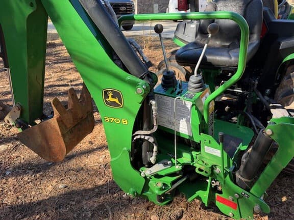Image of John Deere 370B equipment image 1