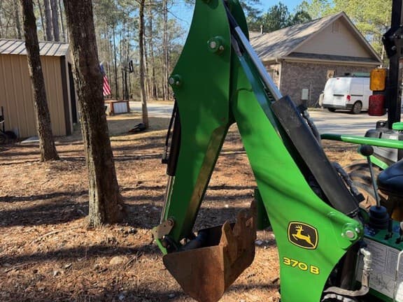 Image of John Deere 370B equipment image 2