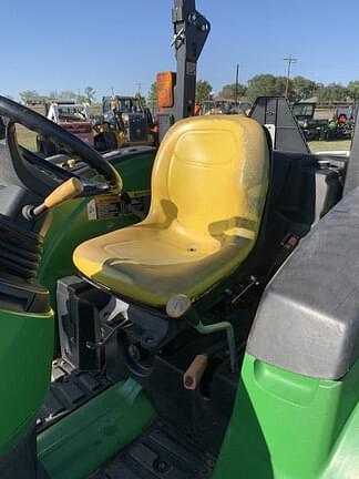 Image of John Deere 4044M equipment image 4