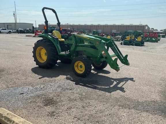 Image of John Deere 4044M equipment image 4