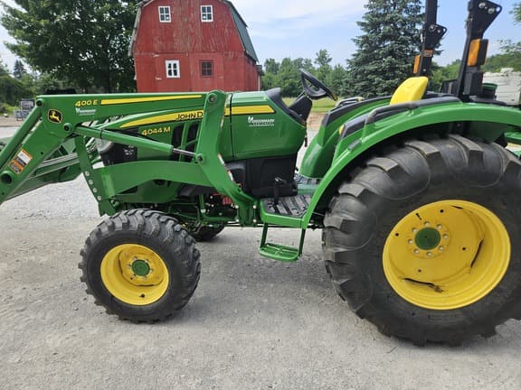 Image of John Deere 4044M equipment image 3