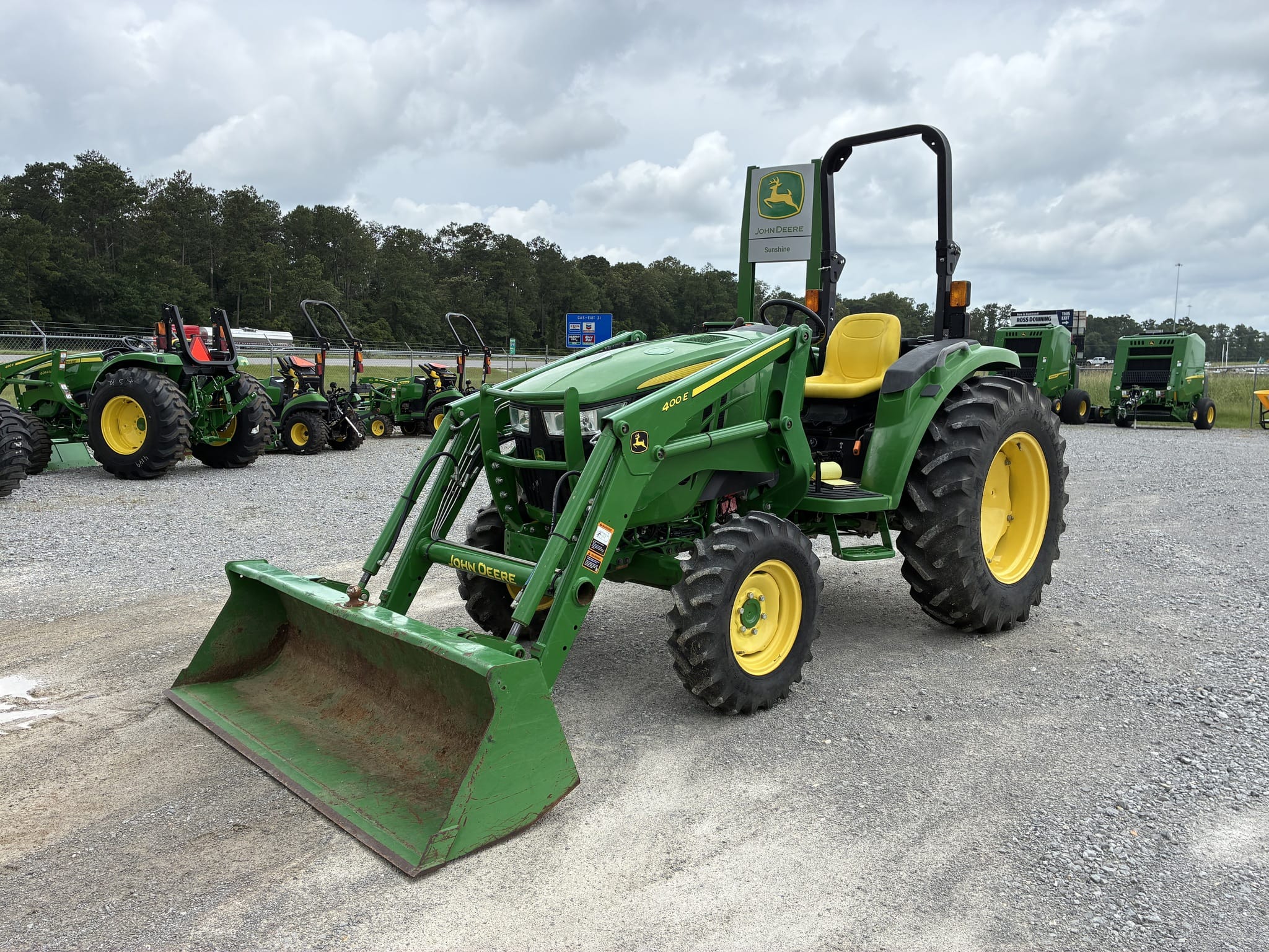 2019 John Deere 4044M Equipment Image0