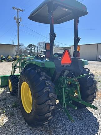 Image of John Deere 4044M equipment image 4