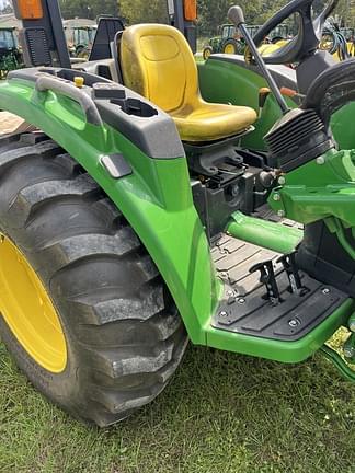 Image of John Deere 4044M equipment image 4