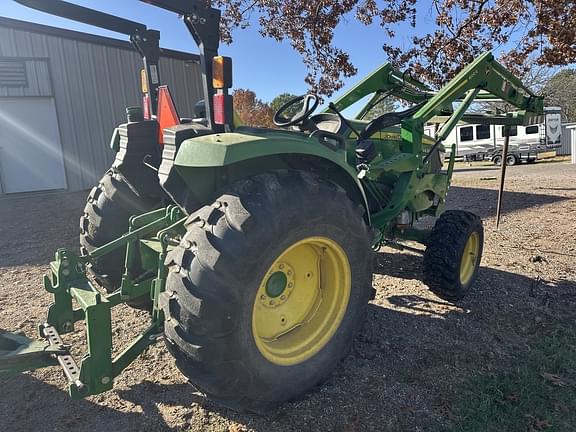 Image of John Deere 4044M equipment image 4