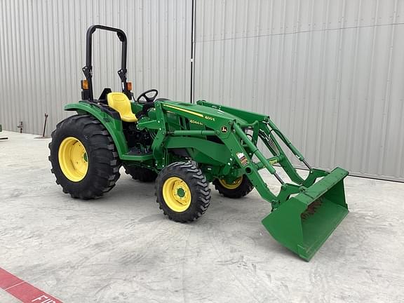 Image of John Deere 4044M equipment image 4