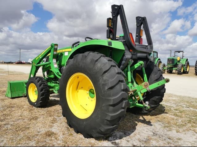 Image of John Deere 4044M equipment image 3