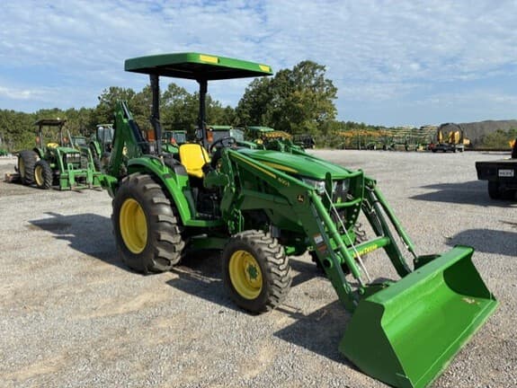 Image of John Deere 4044M equipment image 4