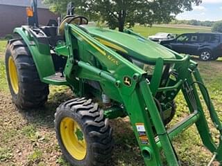 Image of John Deere 4044M equipment image 4